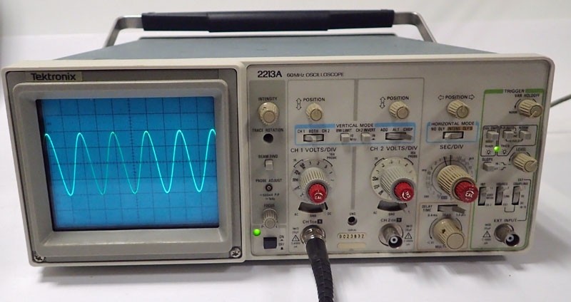 Tektronix 2213A - 60 MHz Dual Trace DC Oscilloscope