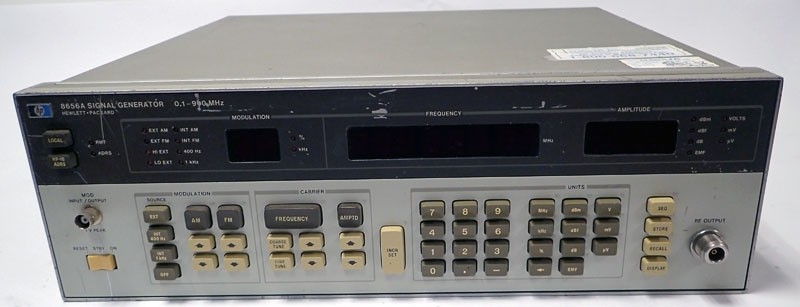 HP 8656A / Agilent 8656A / 001 Signal Generator, 100kHz - 990MHz                                                        