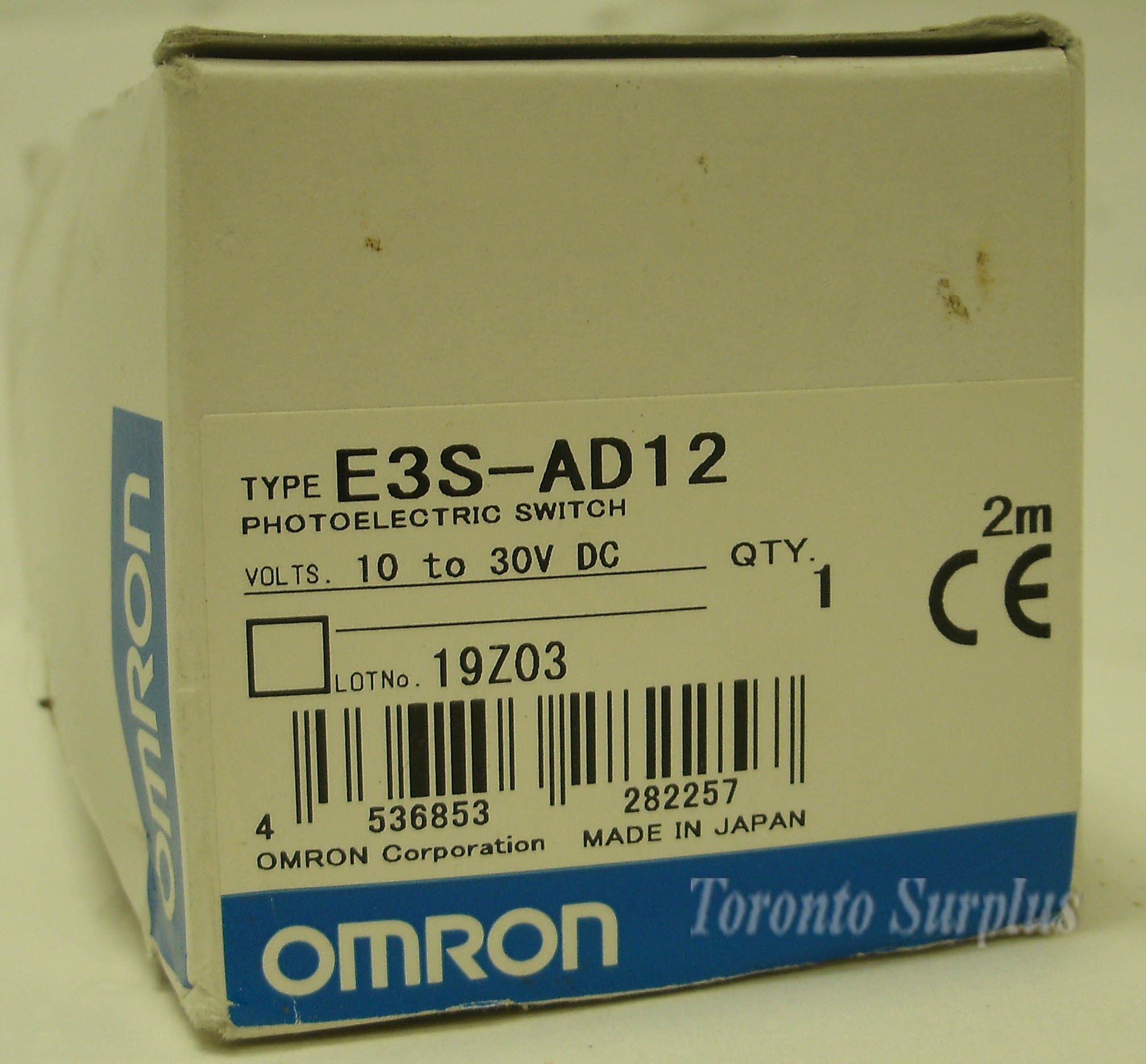 Omron E3S - AD12 / E3SAD12 Built-in Amplifier Photoelectric Sensors, 700MM Sensing Distance BNIB / NOS (Default
