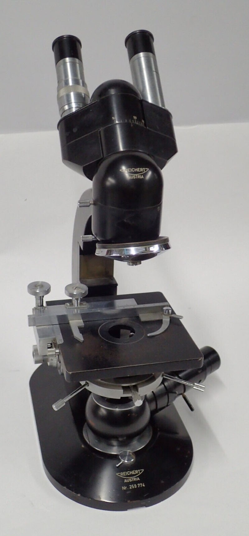 Reichert Austria Nr. 259 774 Binocular Microscope