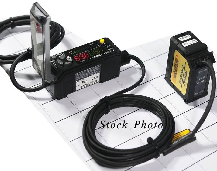 Keyence Digital CMOS Laser Sensor GV Series GV-H130 with GV-21P Amplifier 