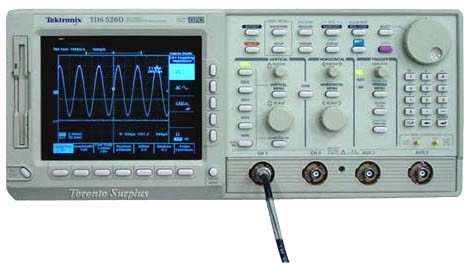 Tektronix TDS520D / TDS 520D 500MHz Digital Oscilloscope