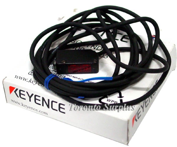 Keyence FS-V31P /FS-V31P Photoelectric Digital Laser Fiber Optic Sensor BNIB / NOS 