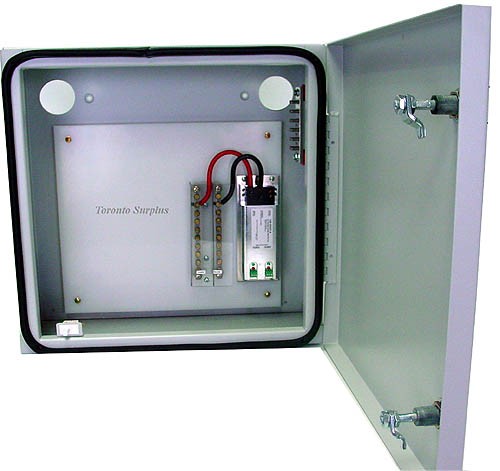 Outdoor Aluminum Enclosure with 106-0522T-A DC Power Surge Protector, Bus Bar and Ground Block NEW / NOS 