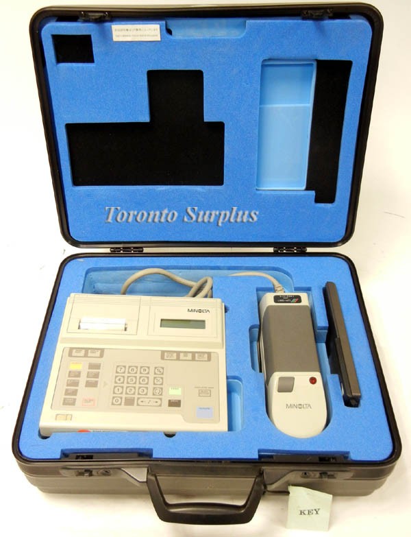 Konica Minolta CR-321 CR-300 Series Chroma Meter w/DP-301 Data Processor in Hard Plastic Case w/ Key 