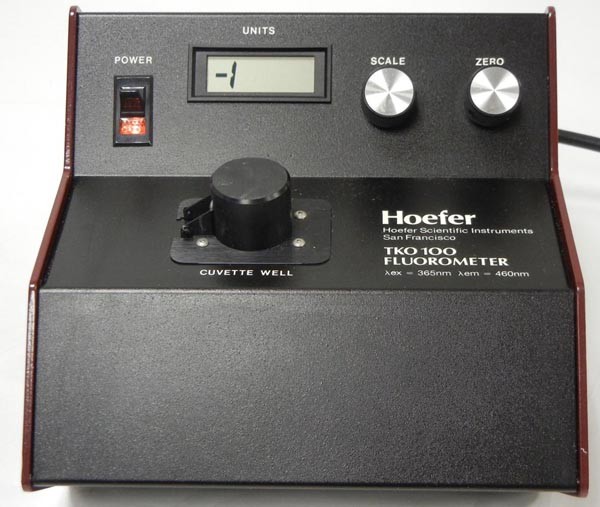 Hoefer TKO 100 DNA Fluorometer with cover