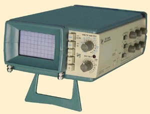 Tektronix 213 - 1 MHz Portable DMM Oscilloscope