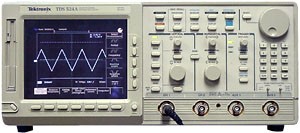 Tektronix TDS524A / TDS 524A - 500 MHz Color Digitizing Oscilloscope