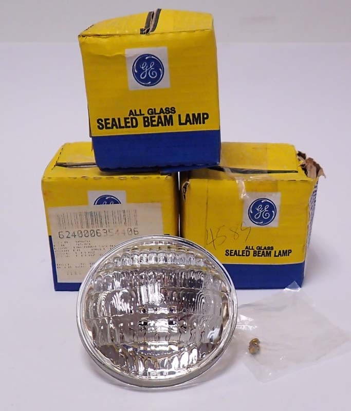 GE 4589 28V 50W Incandescent Sealed Beam Lamp